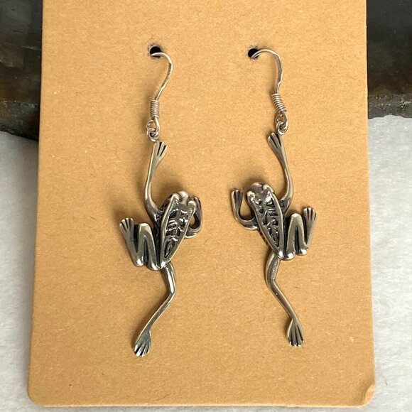 Sterling Silver 925 2.16" Jumping Tree Frog Amphibian Dangle Drop Earrings - Picture 1 of 15